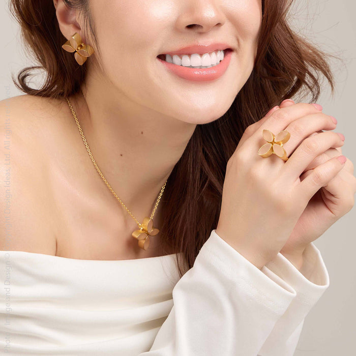 Kesuma™ necklace