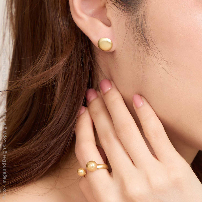 Bening™ stud earrings