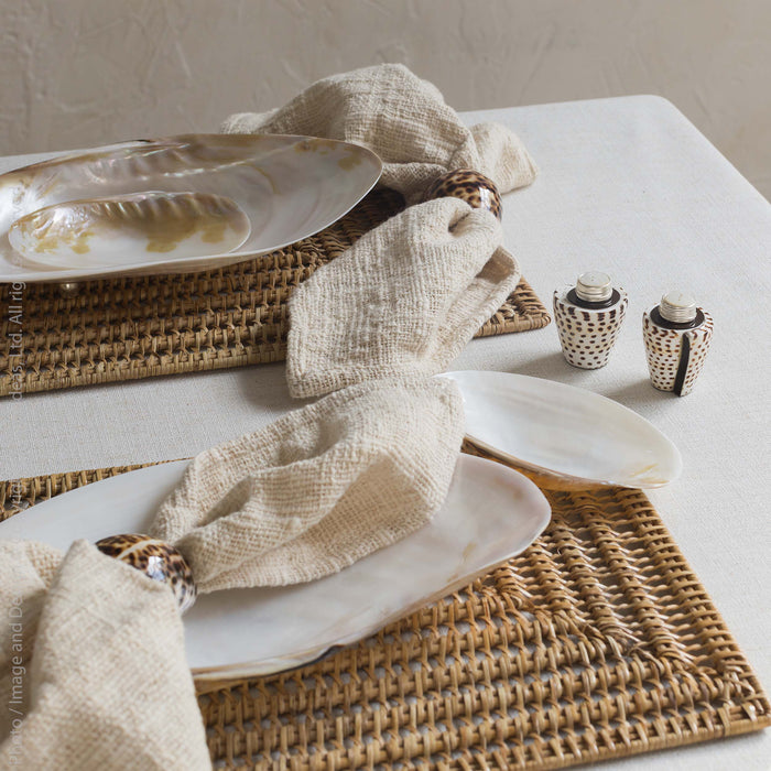 Cala™ salt & pepper shaker (set of 2)