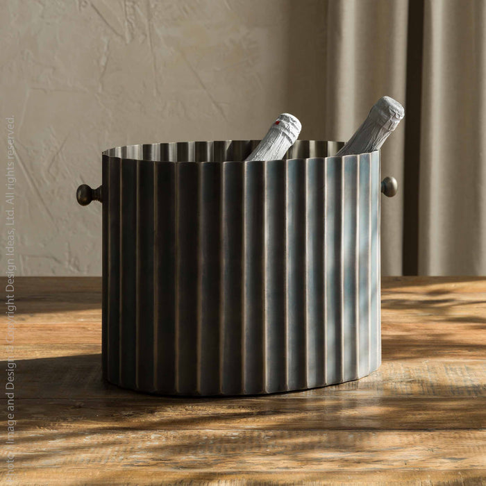 Revere™ beverage tub