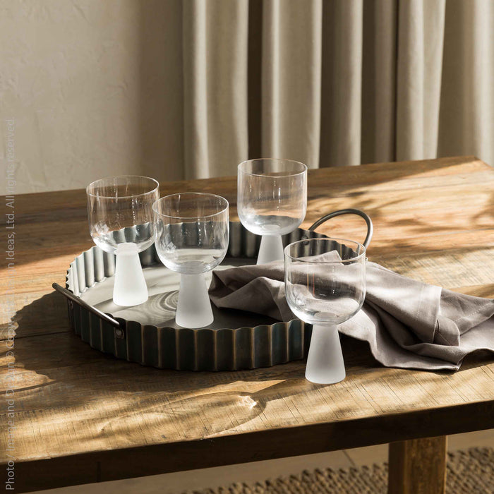 Revere™ tray