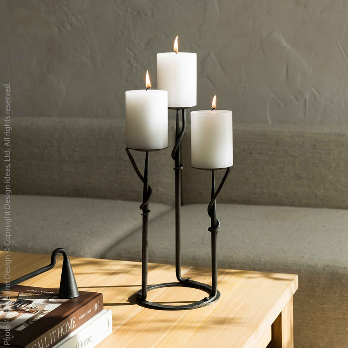 Triad™ pillar holder