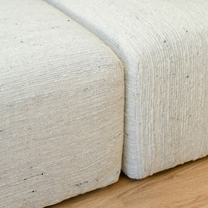 Avira™ ottoman