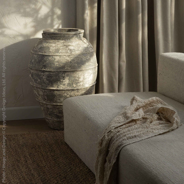 Solerno™ vase (19.7 diax26.8 in)
