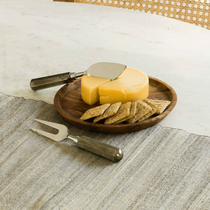 Sutter™ cheese knives (set of 2)