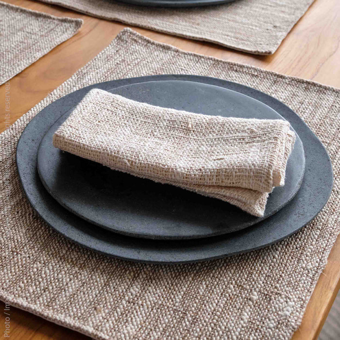 Capri™ placemat (jute: 18 x 14 in.)