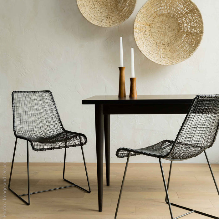 Oslo™ dining table