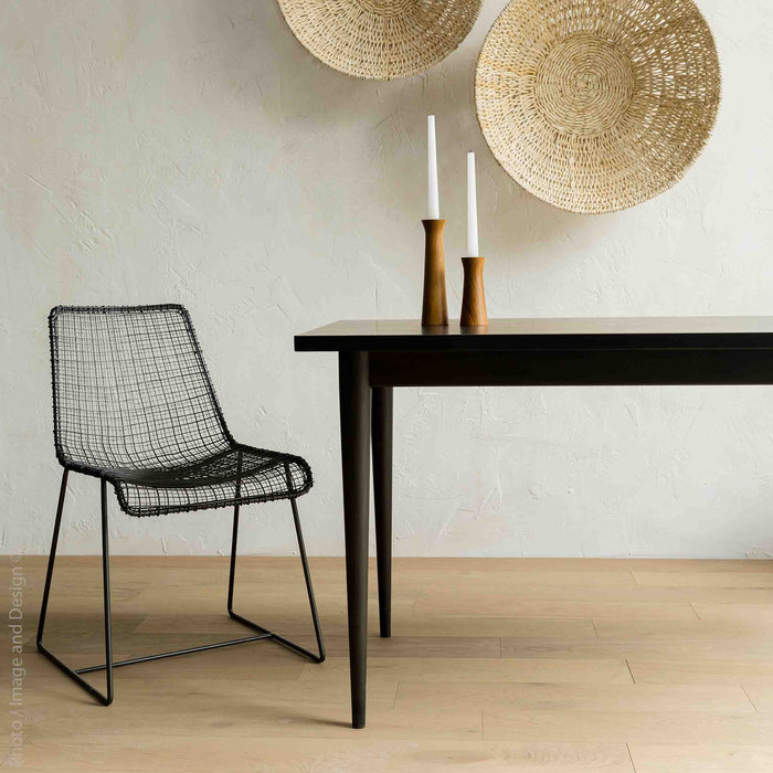 Oslo™ dining table