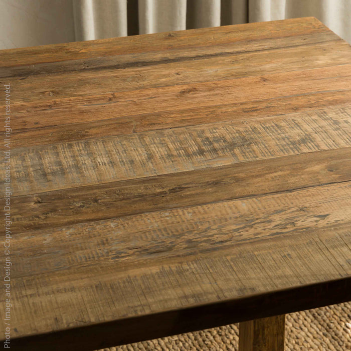 Barredo™ dining table
