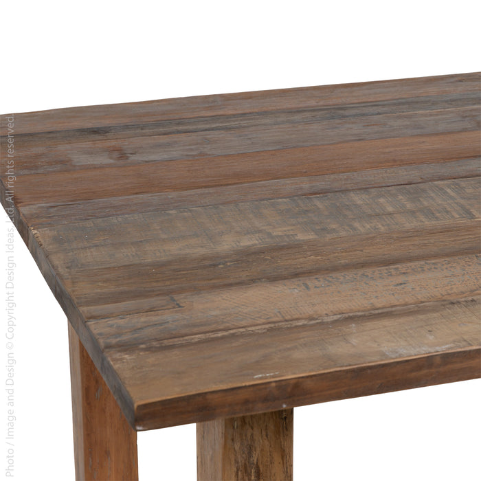 Barredo™ dining table
