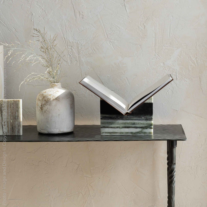 Solerno™ vase (9.1 dia x 12.6 in)