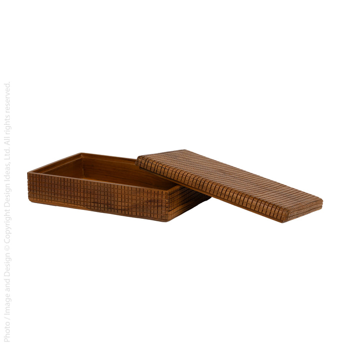 Aterra™ box x (11x7 in)