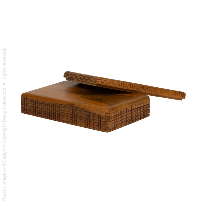 Aterra™ box x (11x7 in)