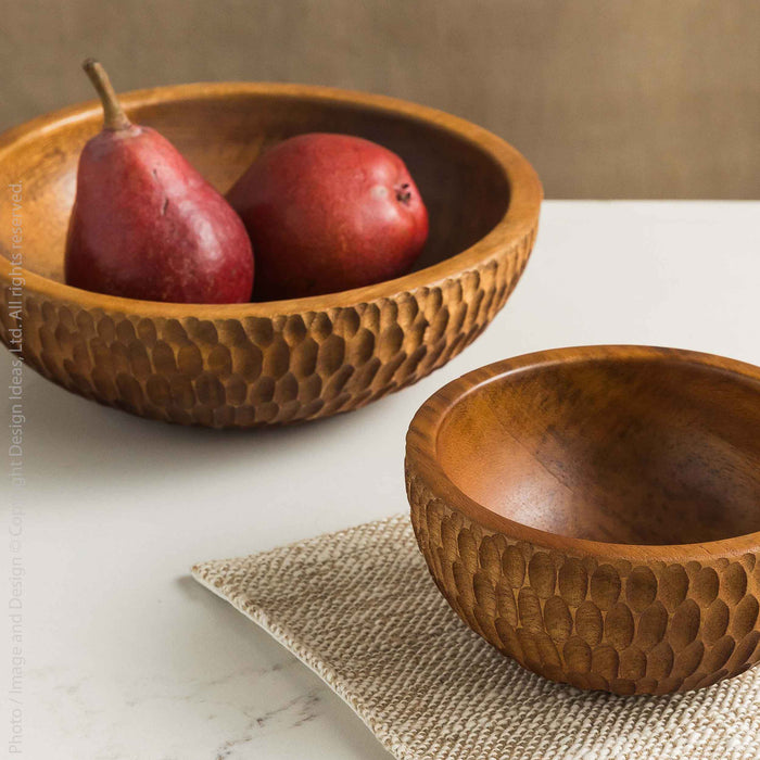 Rocklynn™ serving bowl (9.5 in)