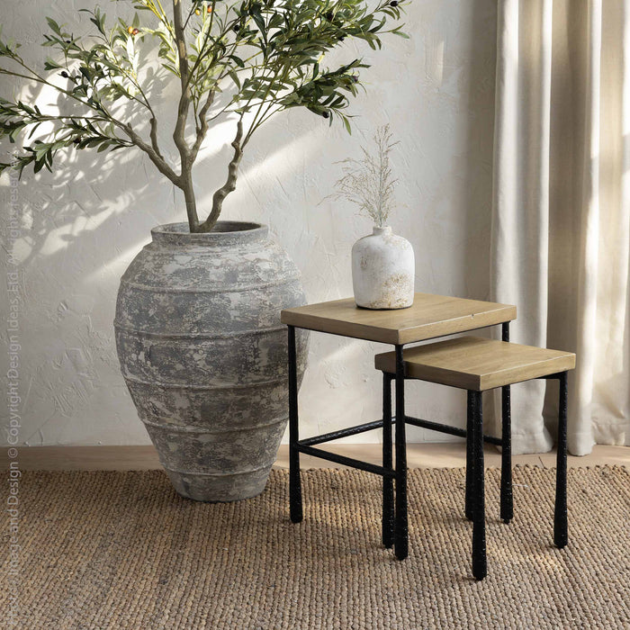 Valea™ square side tables