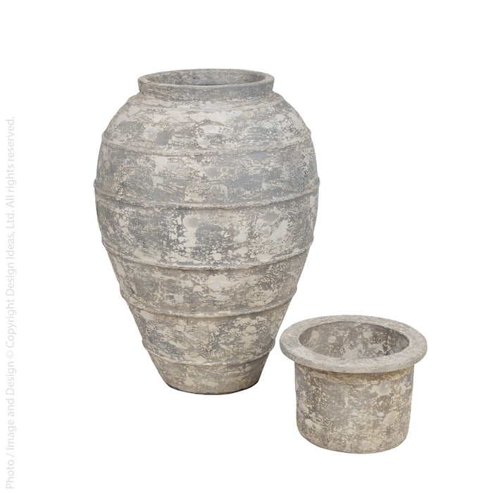 Solerno™ vase (19.7 diax26.8 in)