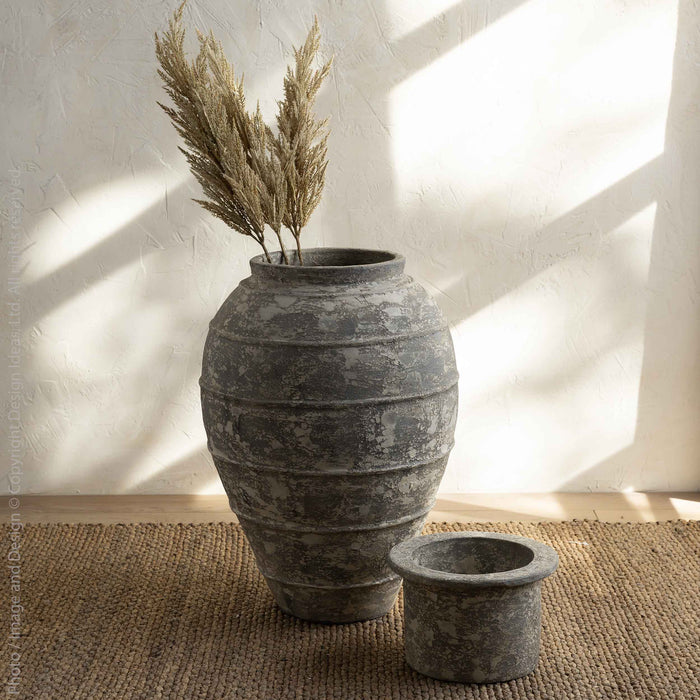 Solerno™ vase (19.7 diax26.8 in)