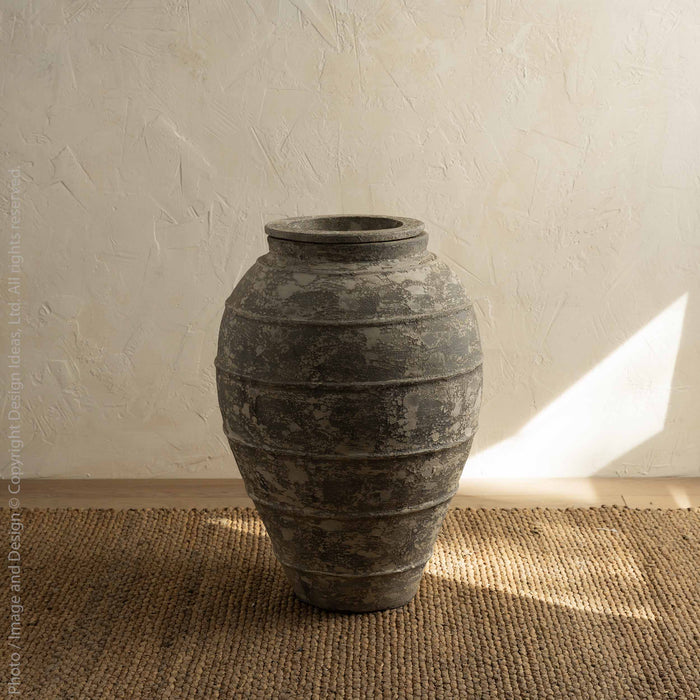 Solerno™ vase (19.7 diax26.8 in)