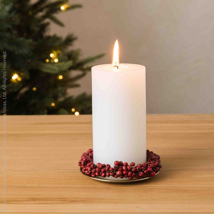 Amora™ pillar wreath