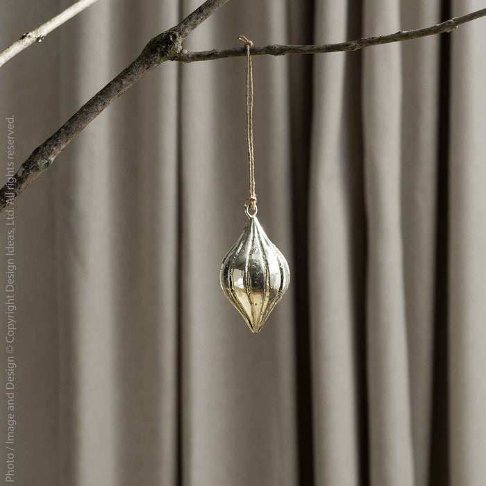 Norynne™ ornament (sola)