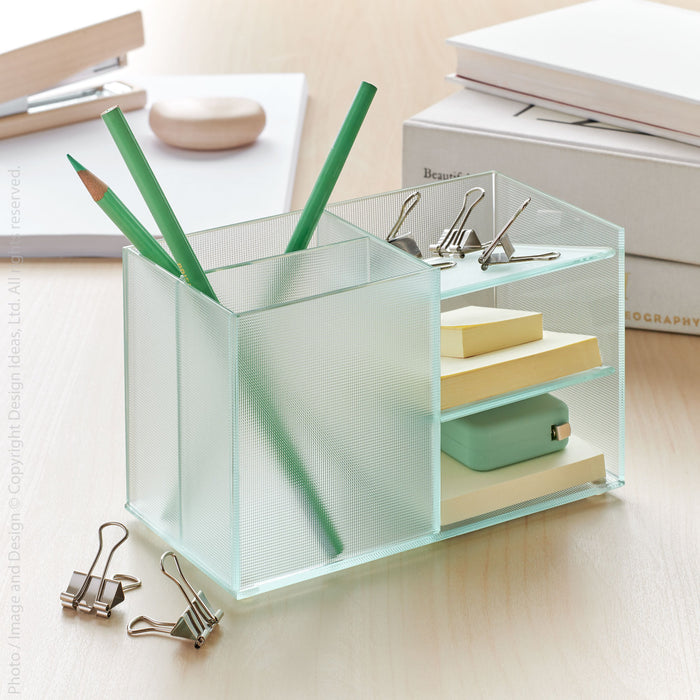 Vinestra™ organizer