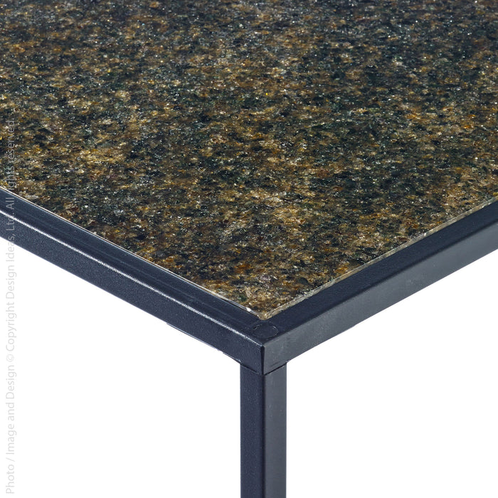 Pietra™ side table (rectangle: crushed glass)