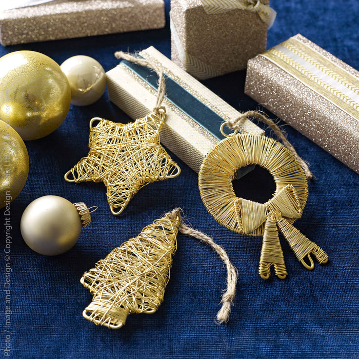 Doodles™ ornament (wreath)