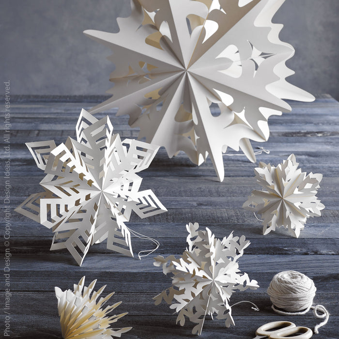 Flurry™ hanging snowflake (small: marquise)