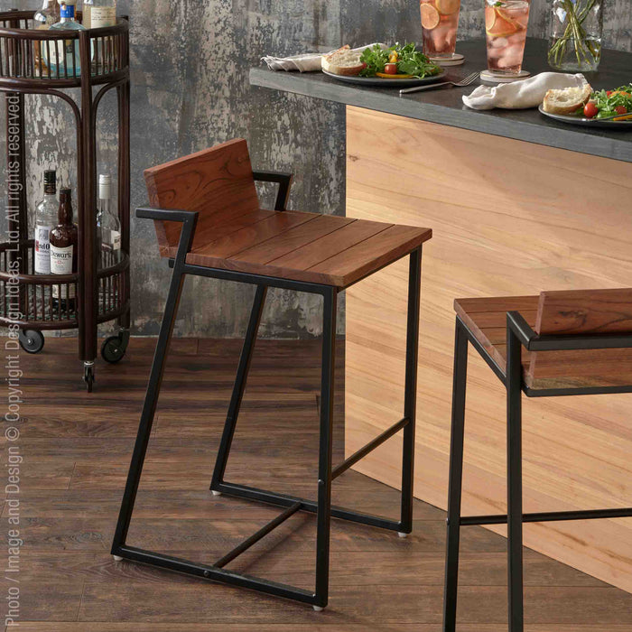 Portland™ bar stool
